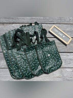 Lululemon Green Reusable Small Shopping Bags (10 Pack) Logo Tote Gift Bags NWT